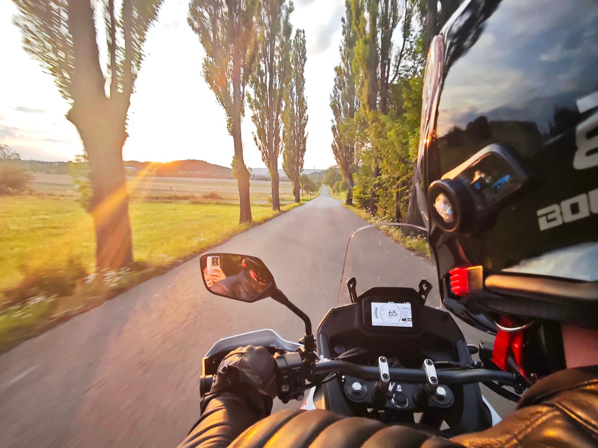 Jak vybrat helmu na motorku?